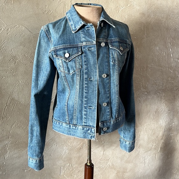 Gap jean jacket - Picture 2 of 7